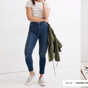 Madewell 10" High-Rise Roadtripper Supersoft Jeans in Playford Wash, size 28